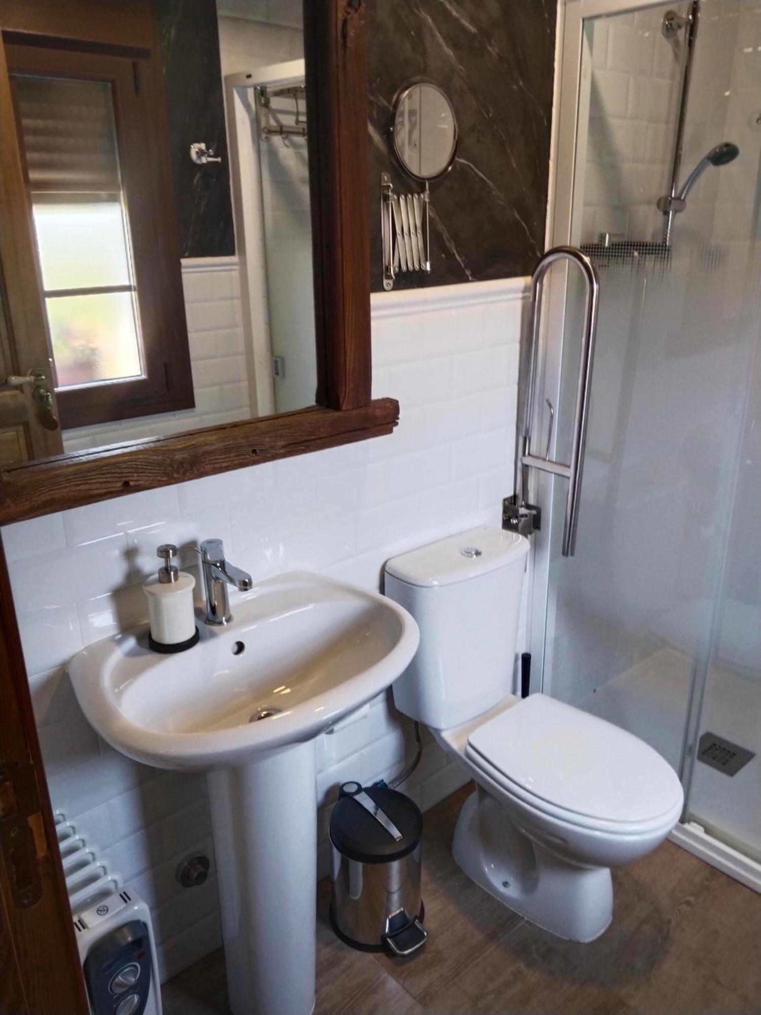 Hostal La Medina De Camponaraya Exteriér fotografie